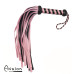 Avalon - HEIR - Rosa og Sort Flogger med 36 Haler i Semsket Lær Avalon - HEIR - Rosa og Sort Flogger med 36 Haler i Semsket Lær
